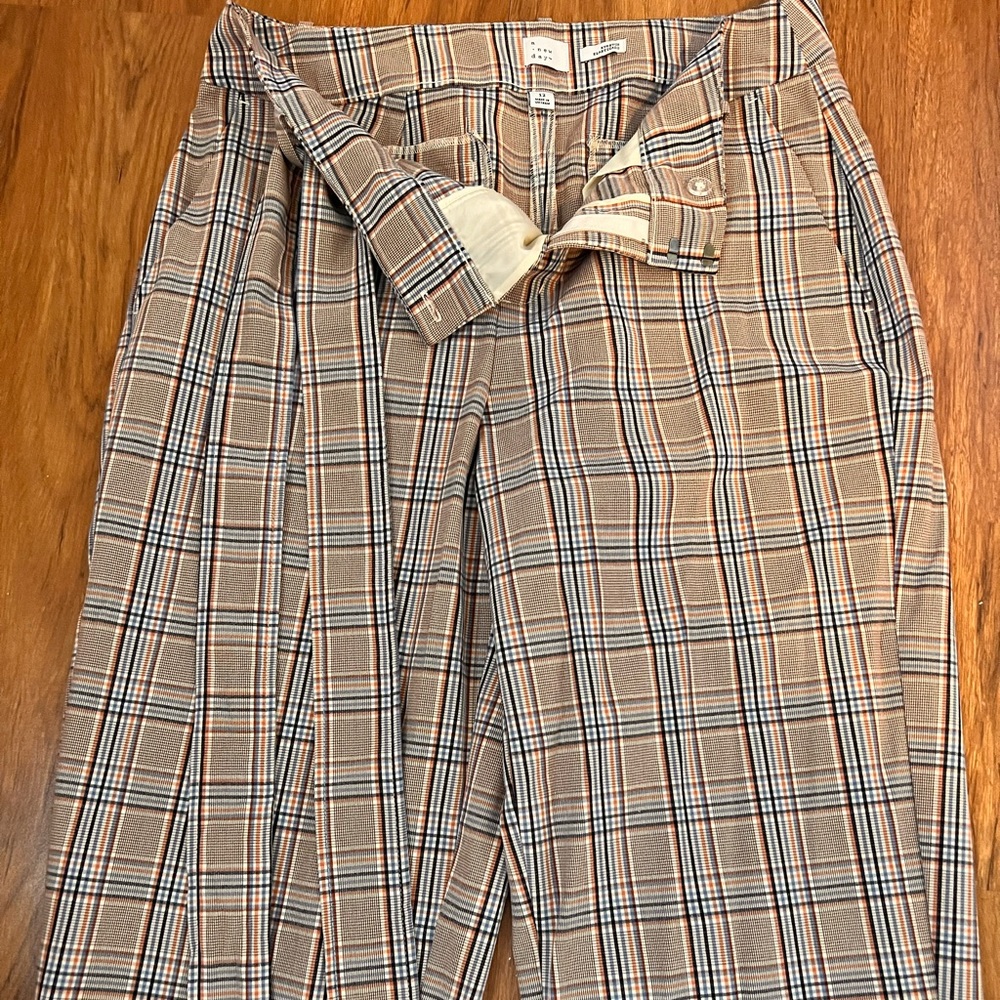 Neutral plaid capri pants